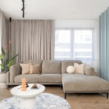 Apartment Klimatyzowany Blisko Parku W Krakowie Z 3 Sypialniami, Wanna I Parkingiem By Renters Prestige